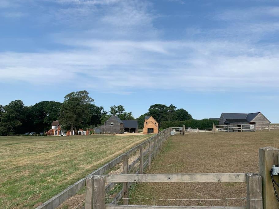The Carriage House Villa Salisbury Exterior foto