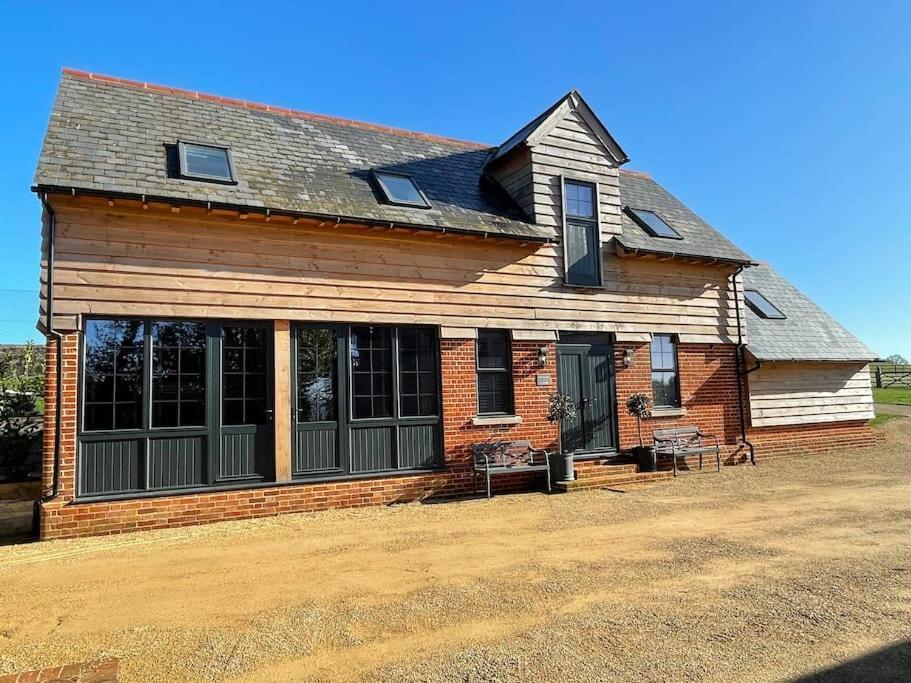 The Carriage House Villa Salisbury Exterior foto