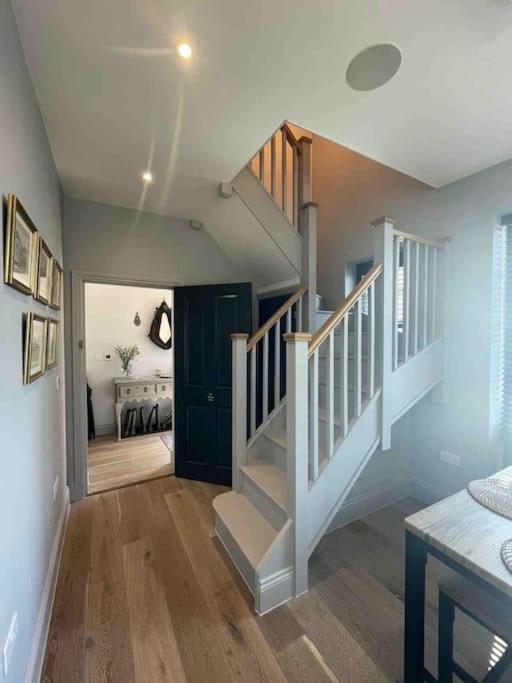 The Carriage House Villa Salisbury Exterior foto